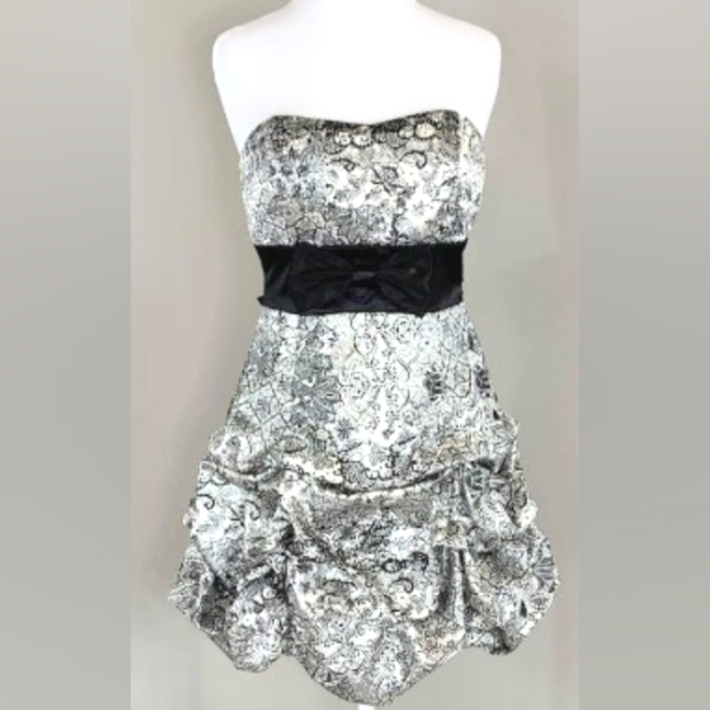 "Roxy Rox" Women's/Junior's Shiny Strapless Cocktail/Party/Prom Mini Dress